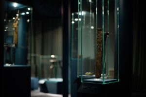 Materia Ercolano. Sala del bosco. Dettaglio reperto in vetrina